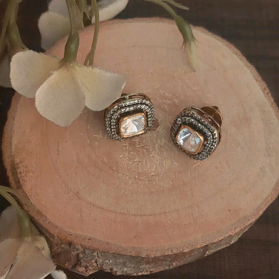 Nayaab Square Moissanite Stud 