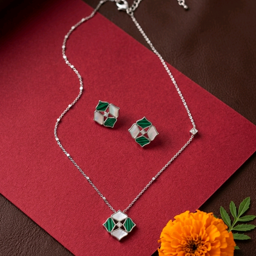 White And Green MOP Pendant Set 