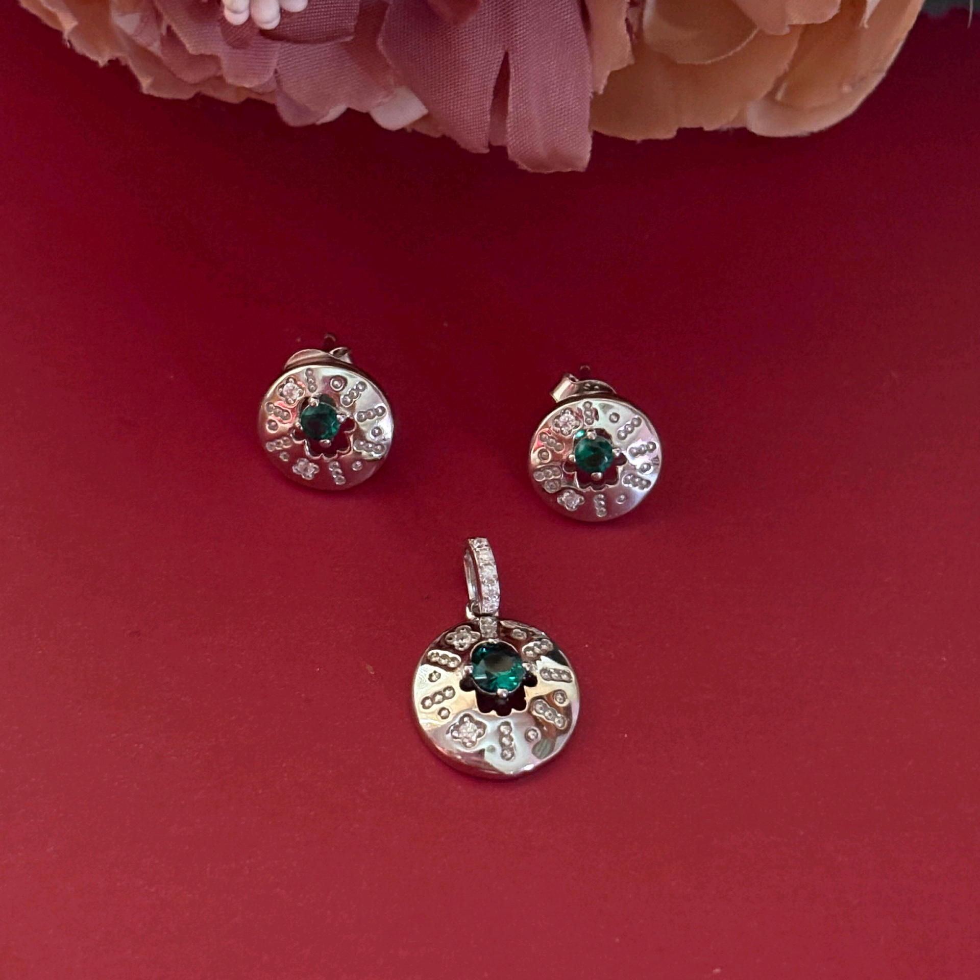 Silver Jade Round Pendant Set 