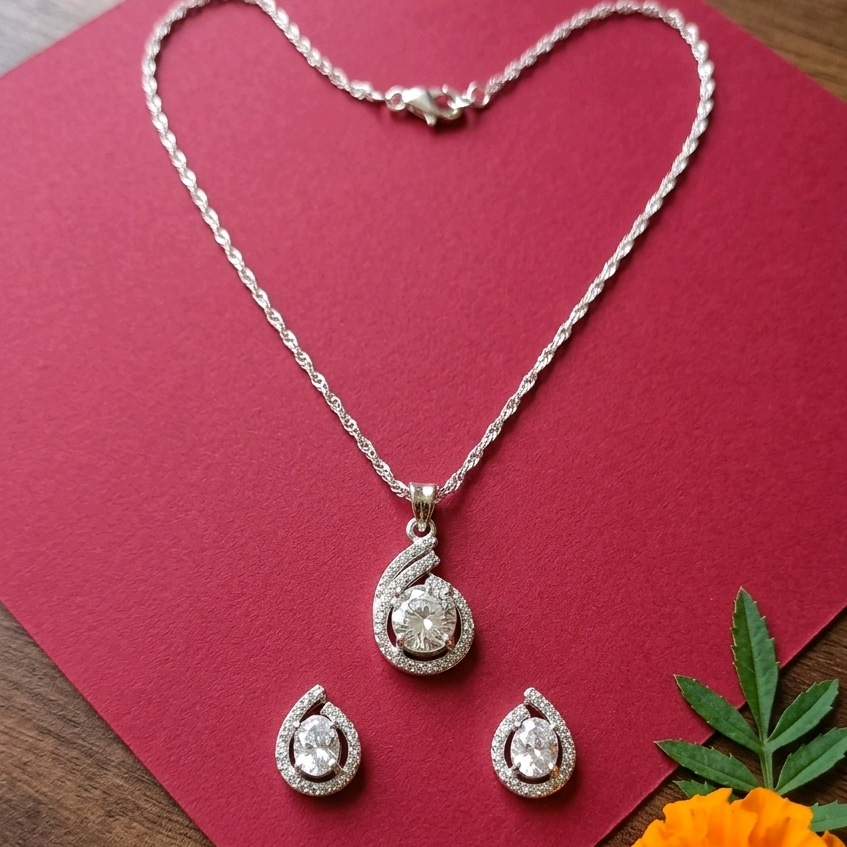 White Swarovski Silver Pendant Set 