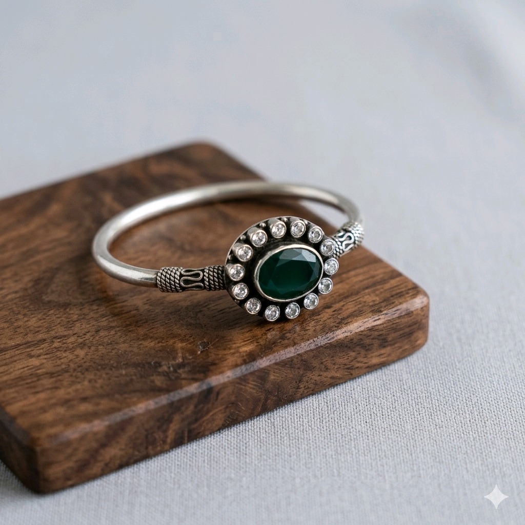 Green OnyxCut Stone Silver Bracelet 