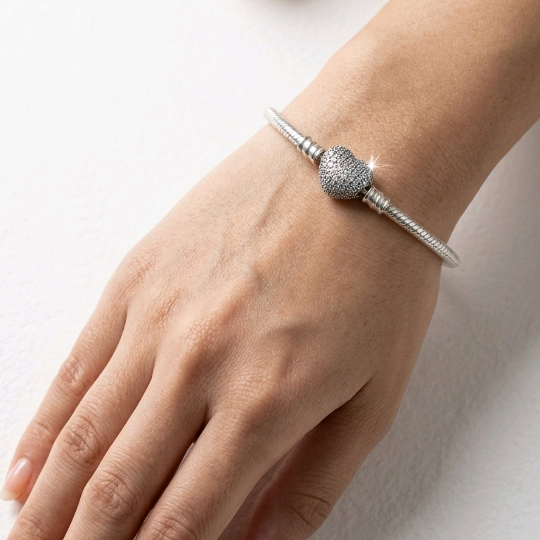 Pandora Moments Sparkling Heart Clasp Snake Chain 