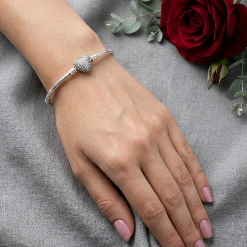 Pandora Moments Sparkling Heart Clasp Snake Chain 
