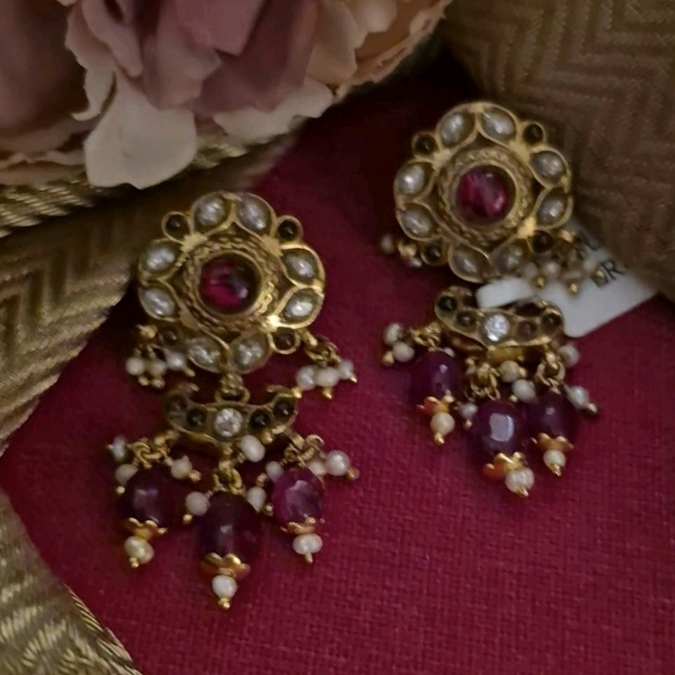 MaYuRa Classic Kundan Danglers