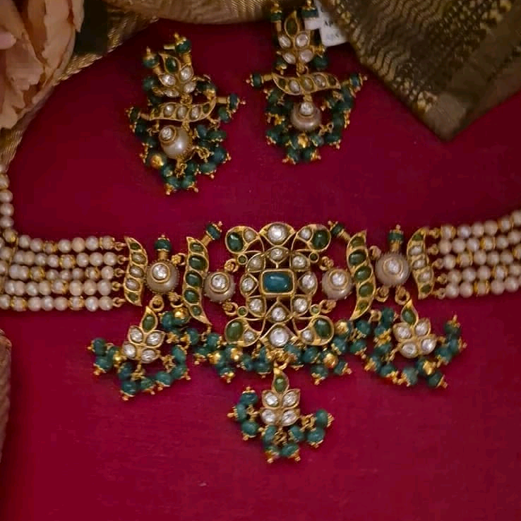 MaYuRa Jadau Kundan Choker Set