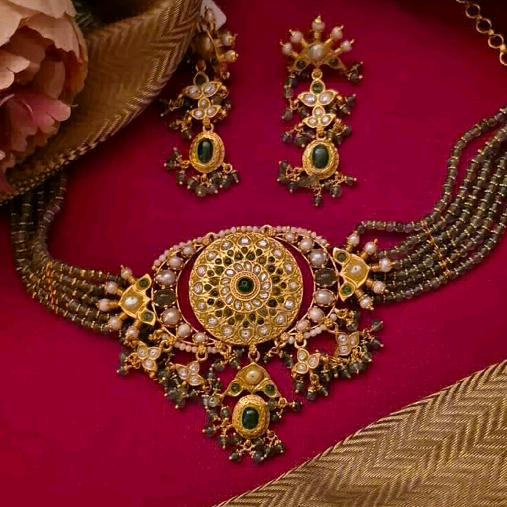 MaYuRa Kundan And Green Beaded Choker Set 