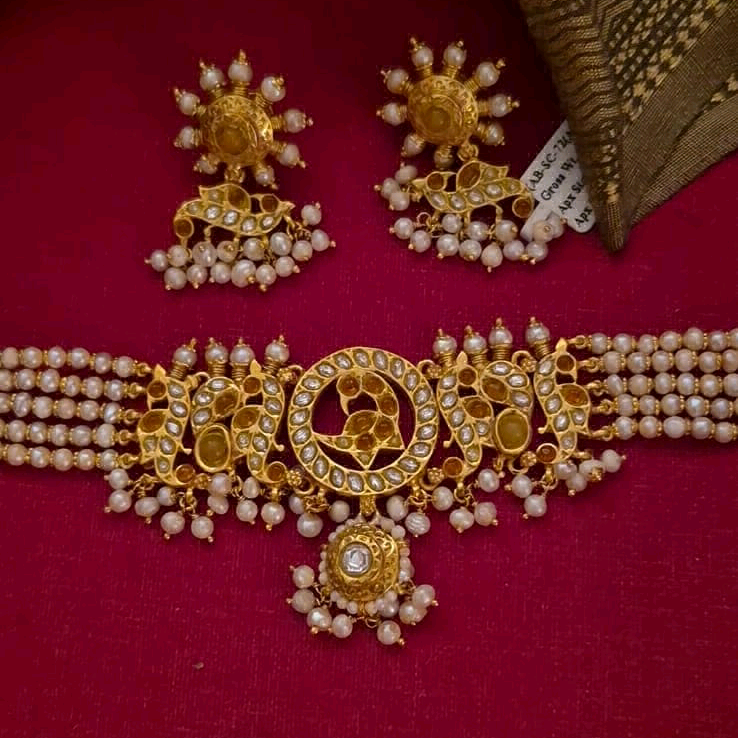 MaYuRa Traditional Kundan Choker Set 