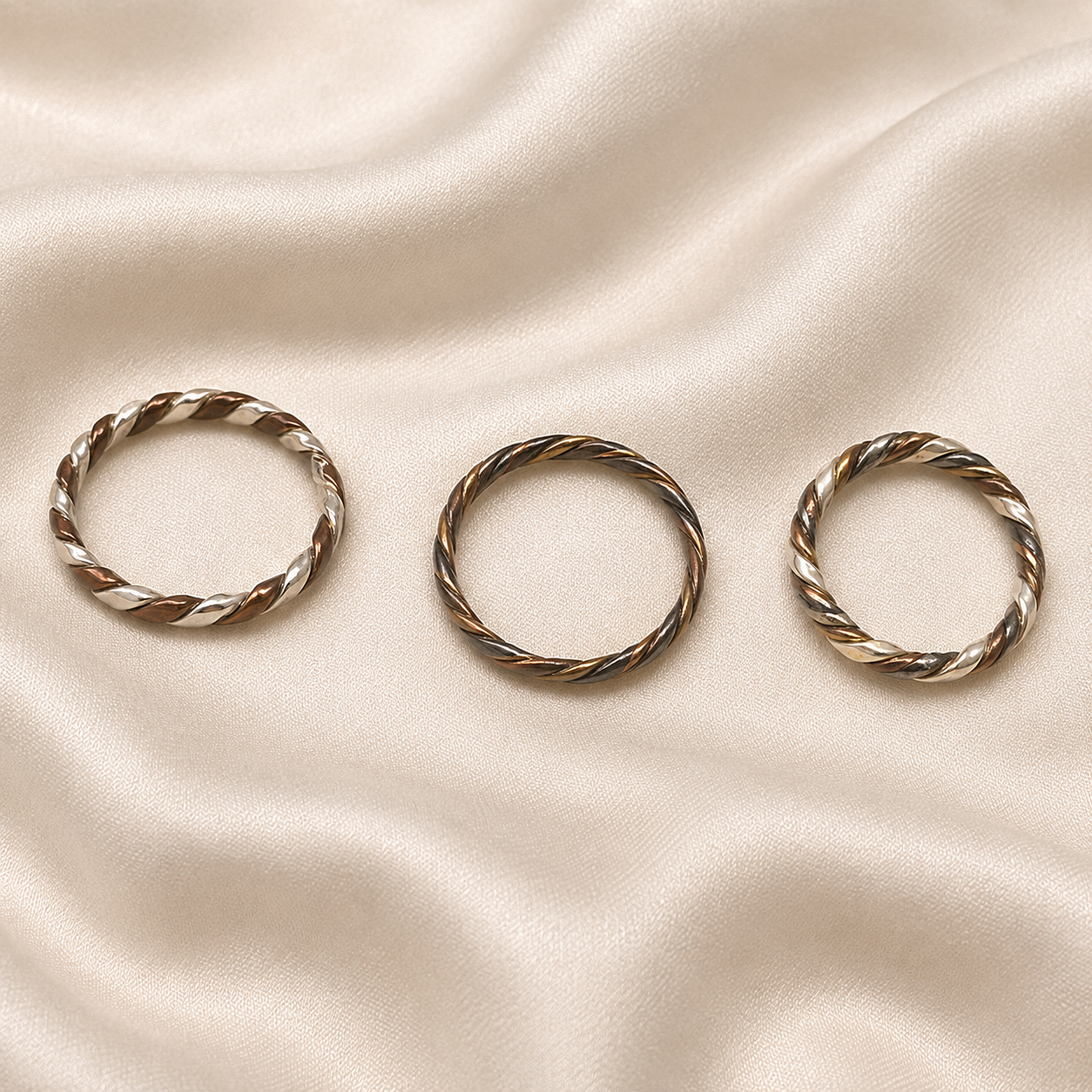 asth dhatu (8 metals) kara