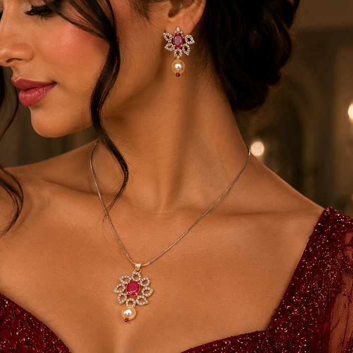Iconic Pendant Set