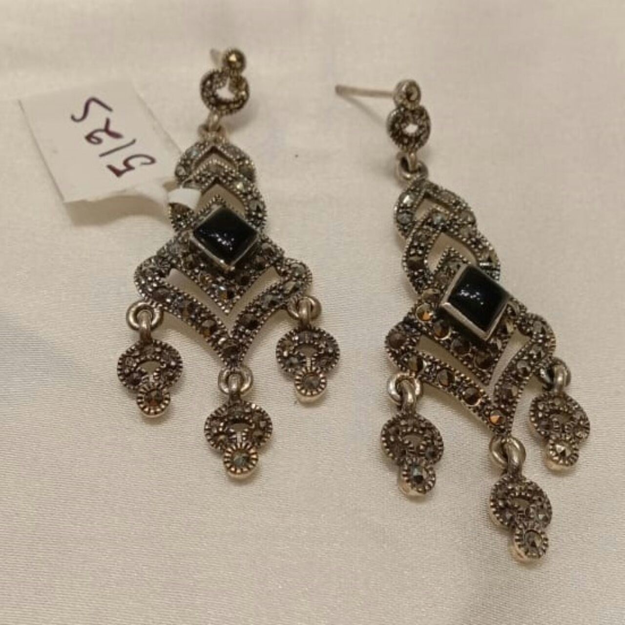 iconic oxydiesed earring