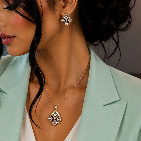 Iconic Pendant Set