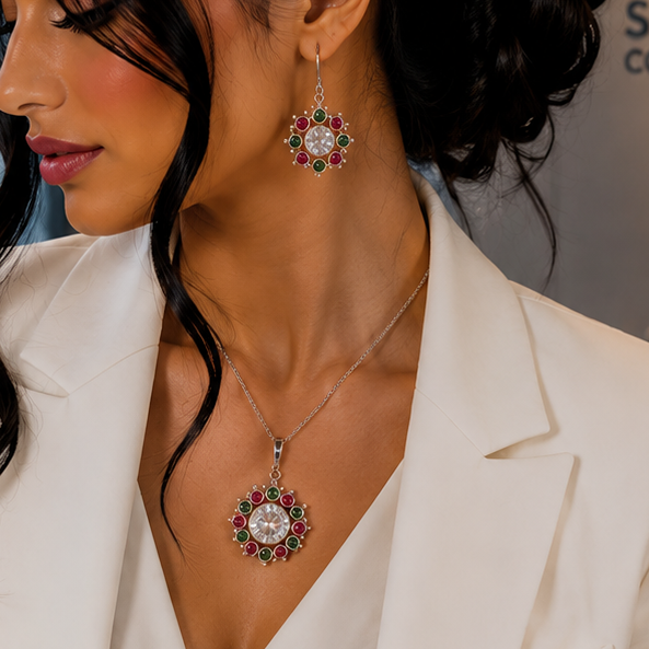 Iconic Pendant Set