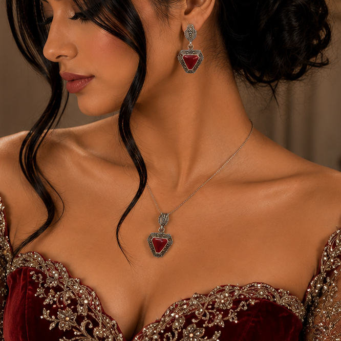 Iconic Pendant Set