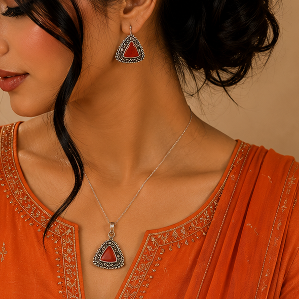 Iconic Pendant Set