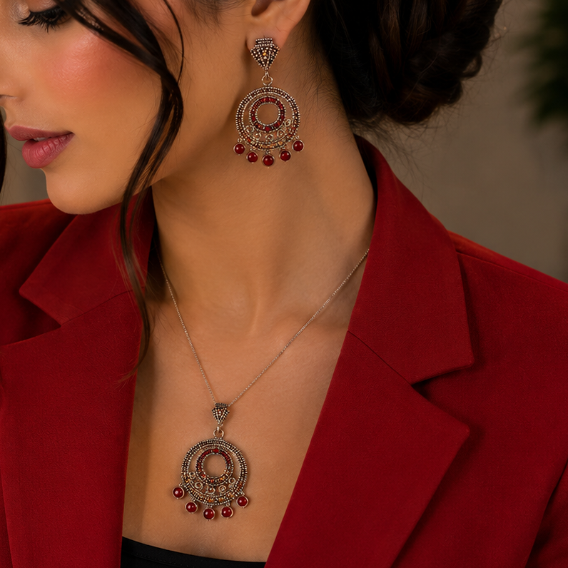 Iconic Pendant Set