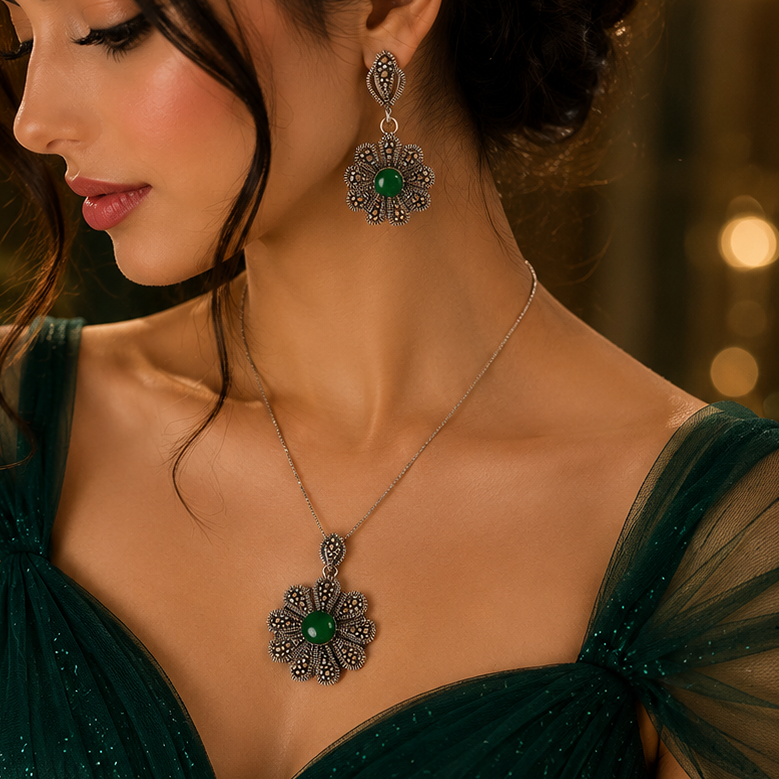 Iconic Pendant Set