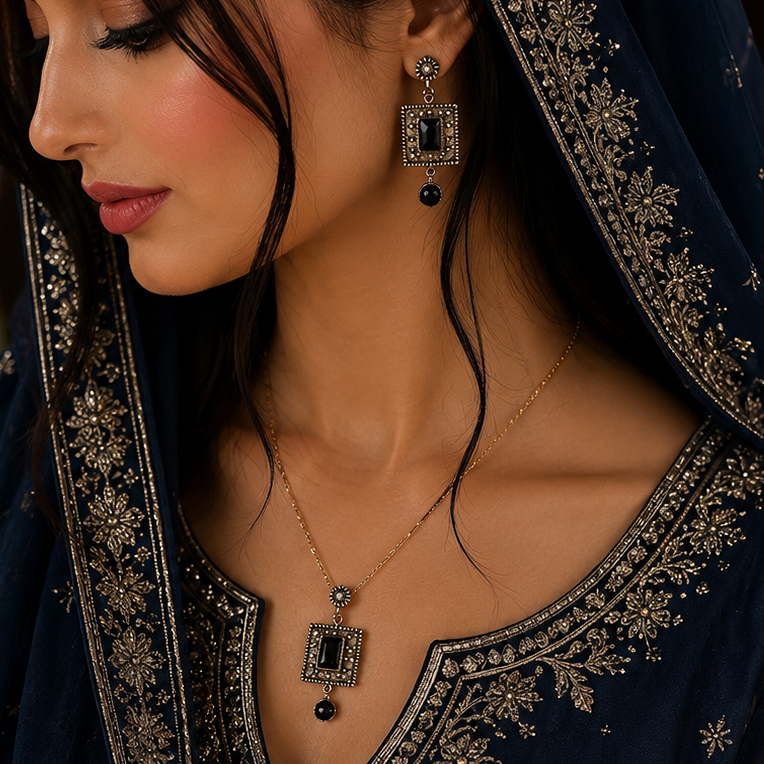 Iconic Pendant Set