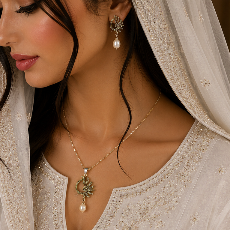 Iconic Pendant Set