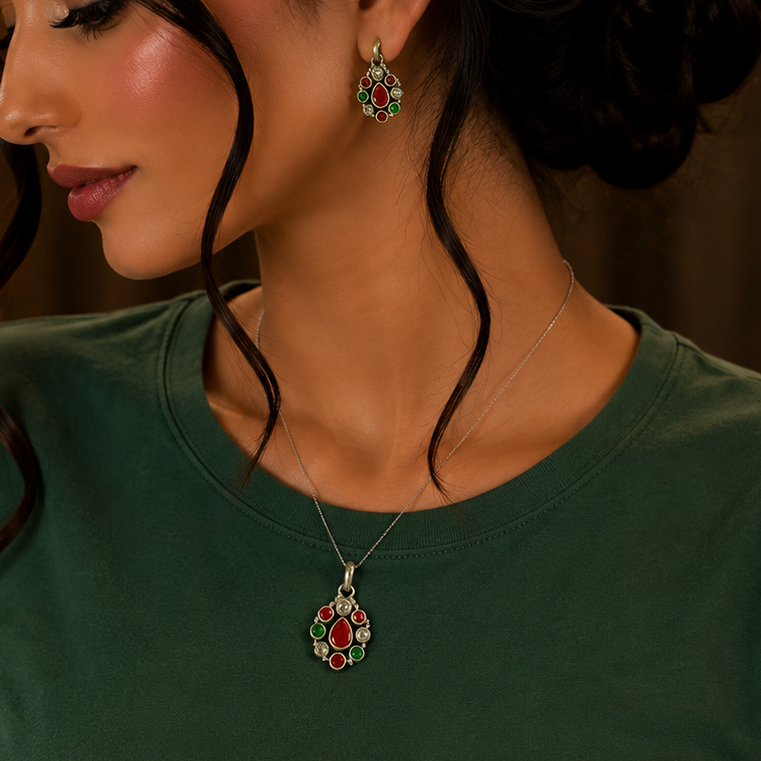 Iconic Pendant Set