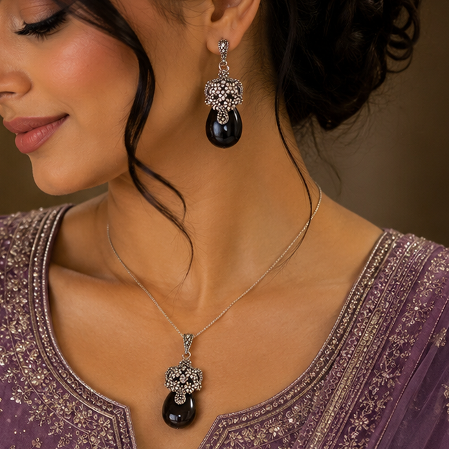 Iconic Pendant Set