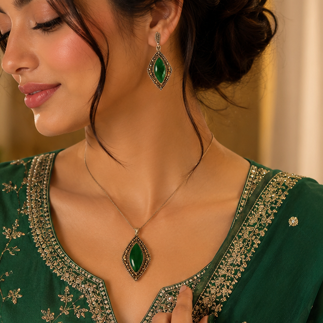 Iconic Pendant Set