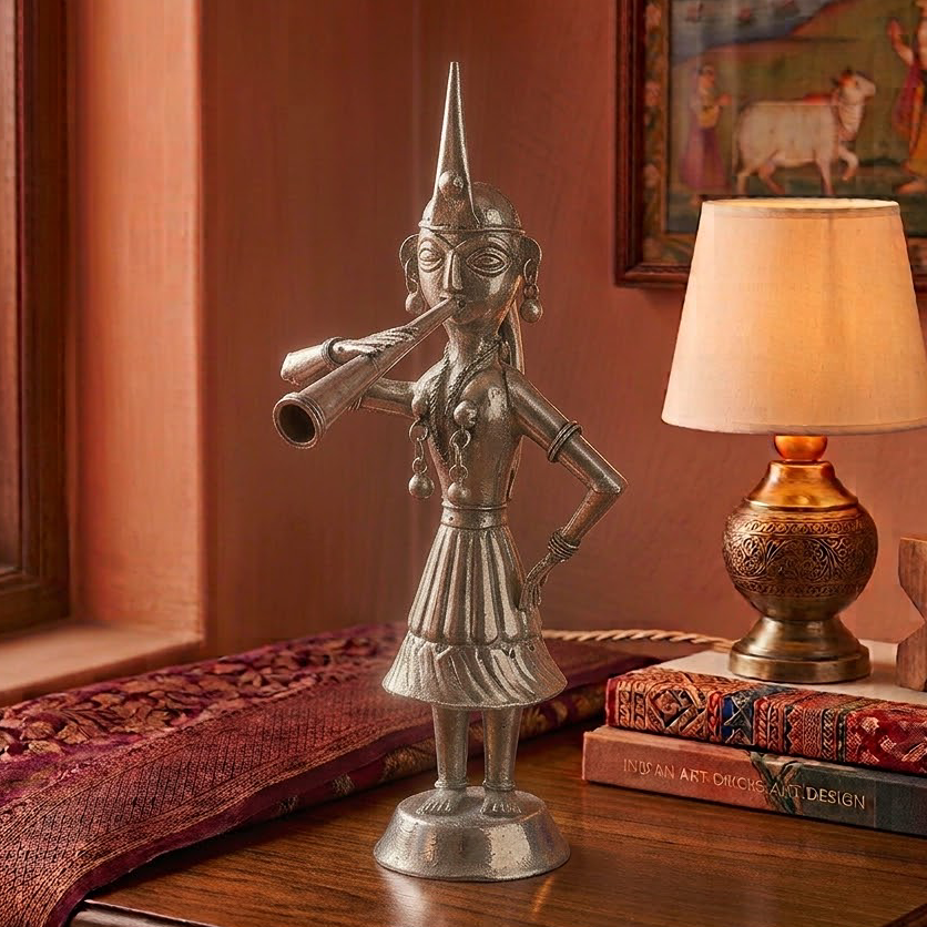 Iconic Dancing Dolls