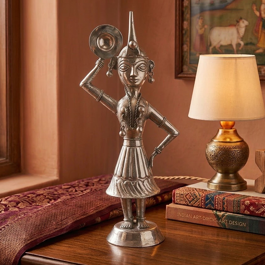 Iconic Dancing Dolls