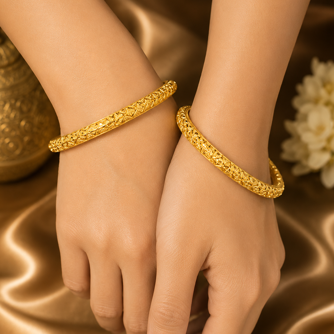 Iconic Gold Look Bangles