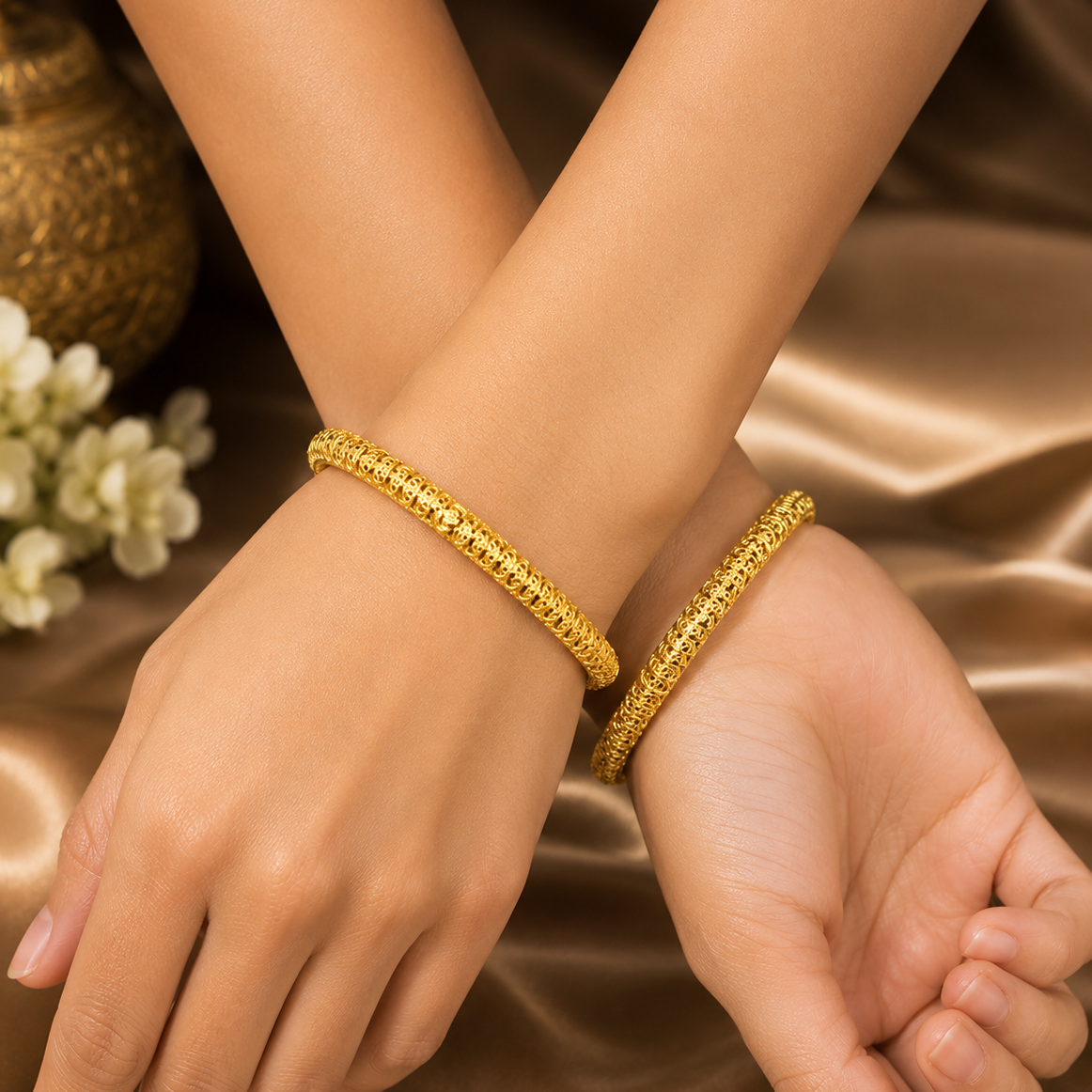 Iconic Gold Look Bangles