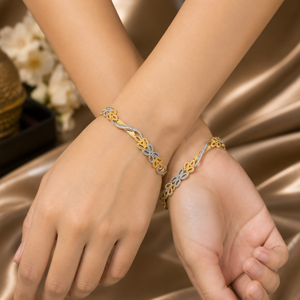 Iconic Gold Look Bangles