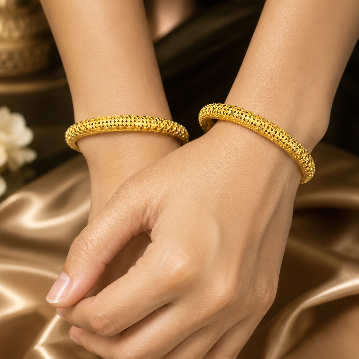 Iconic Gold Look Bangles
