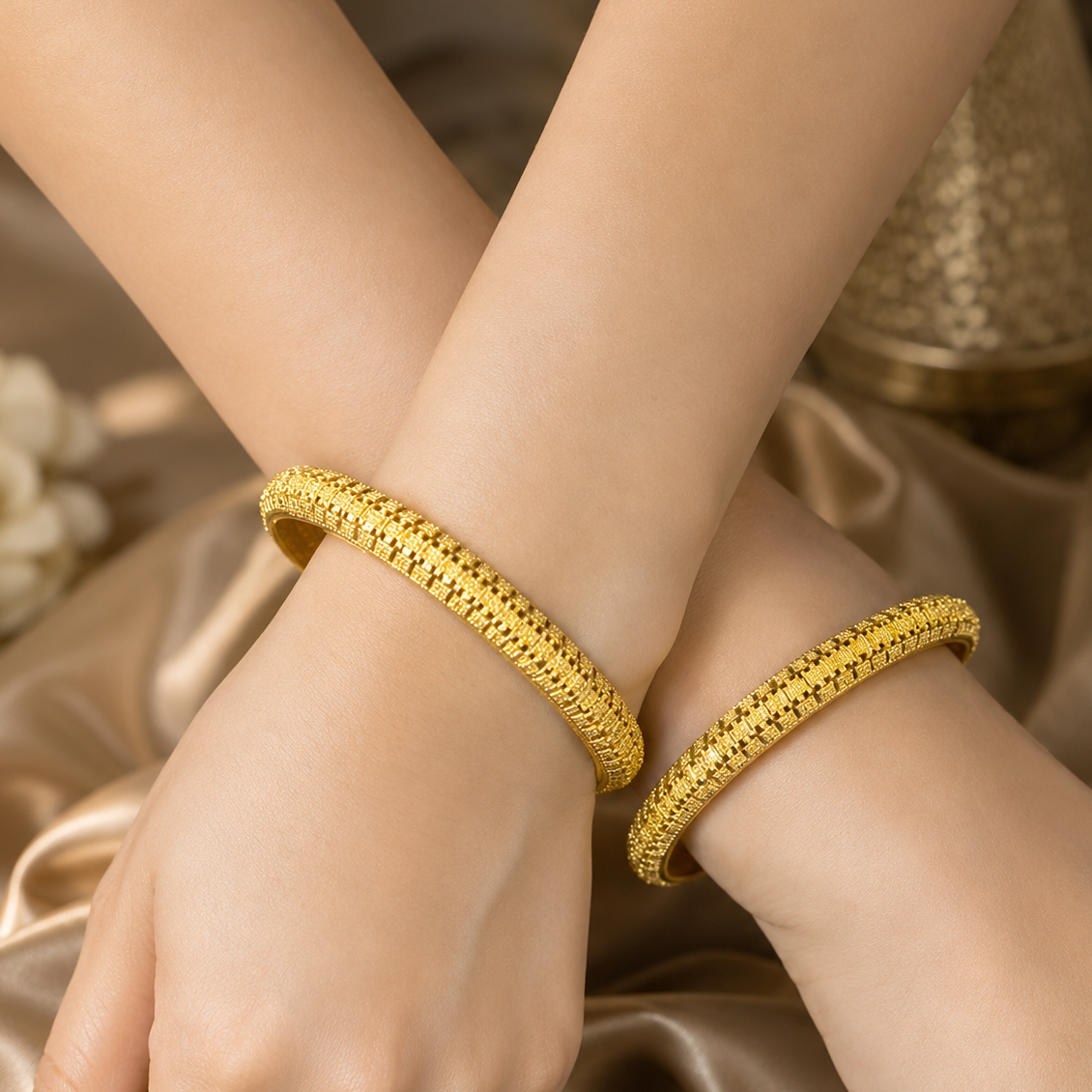Iconic Gold Look Bangles
