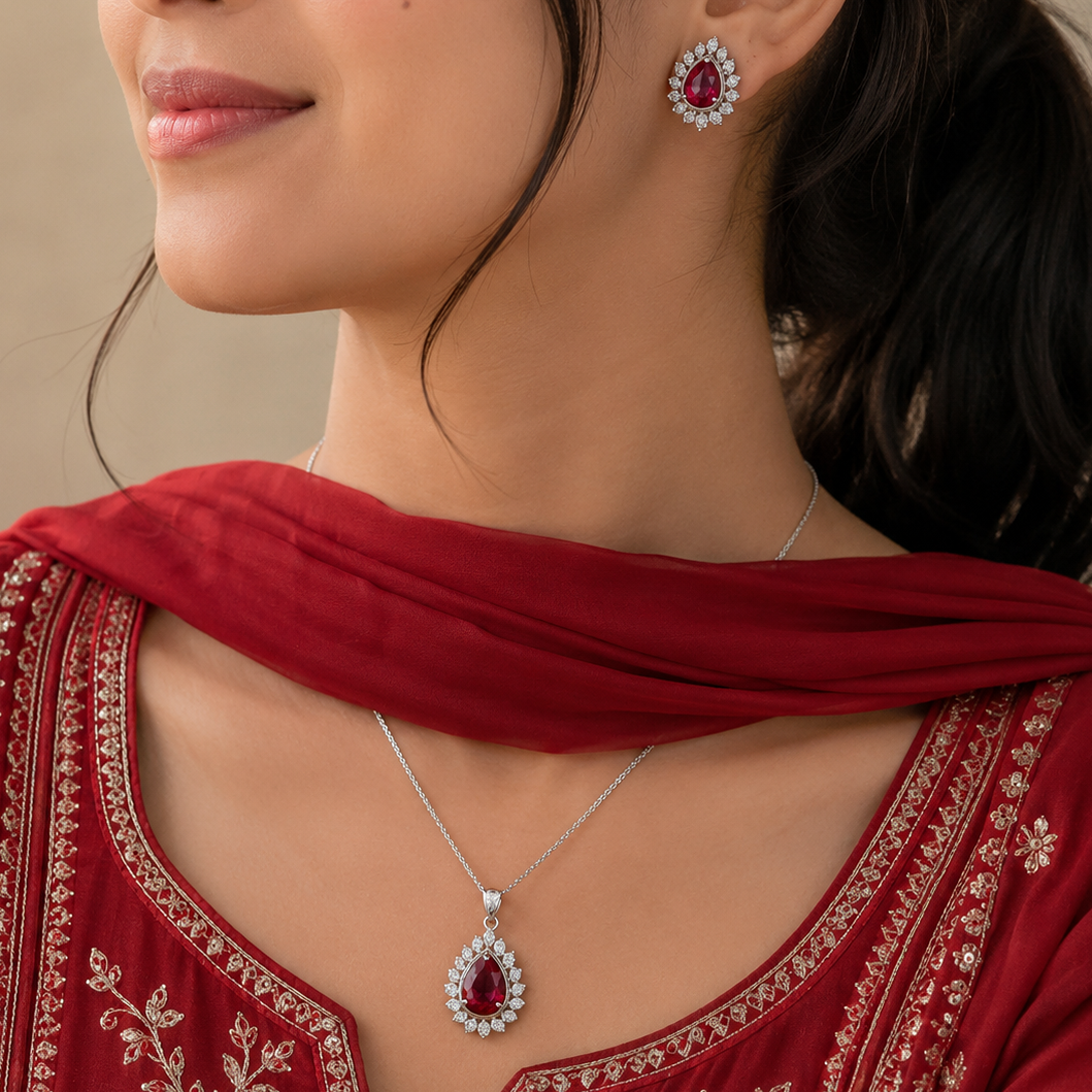 Iconic Pendent Set 