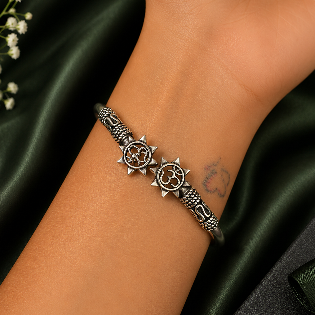 Iconic Oxidised Bangle