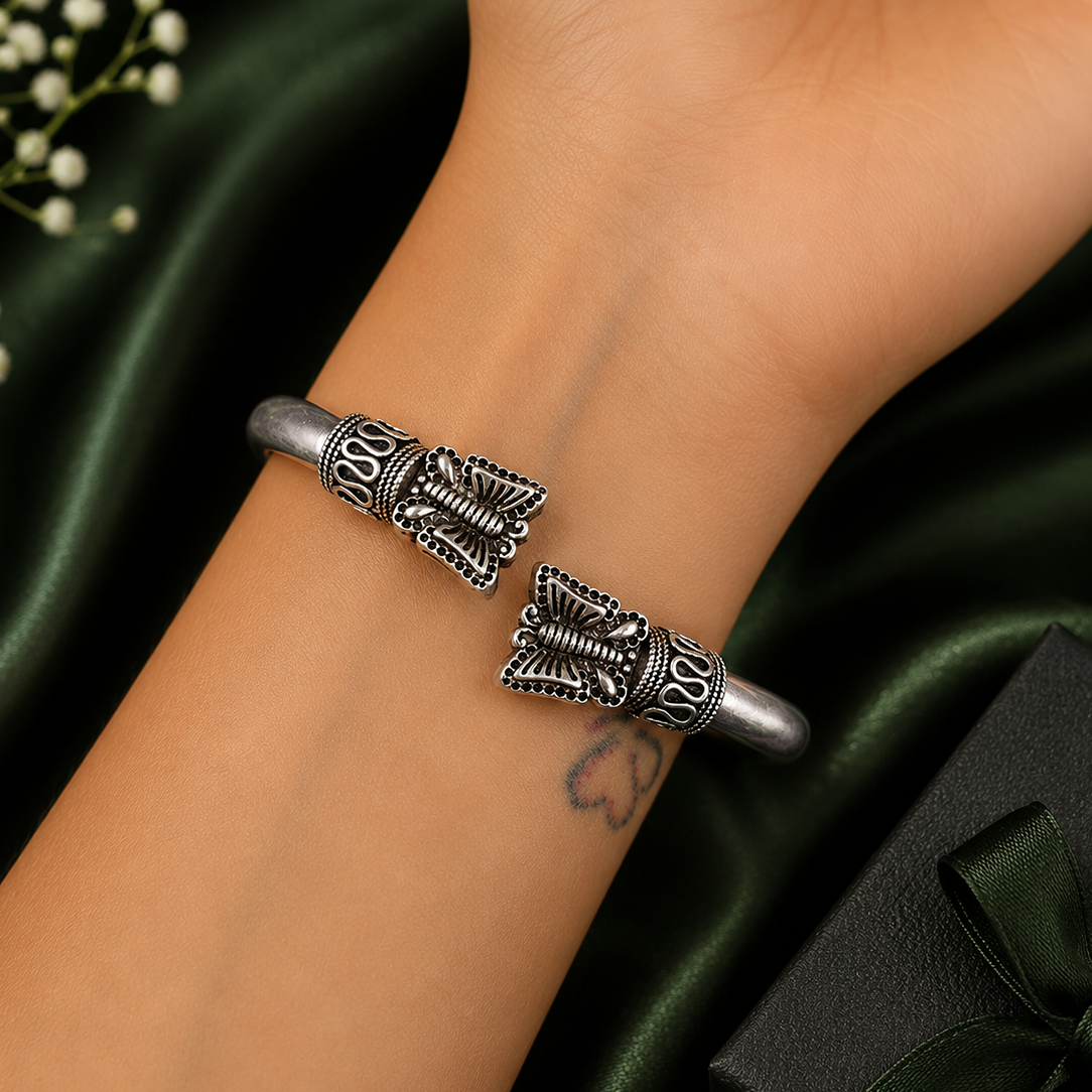 Iconic Oxidised Bangle