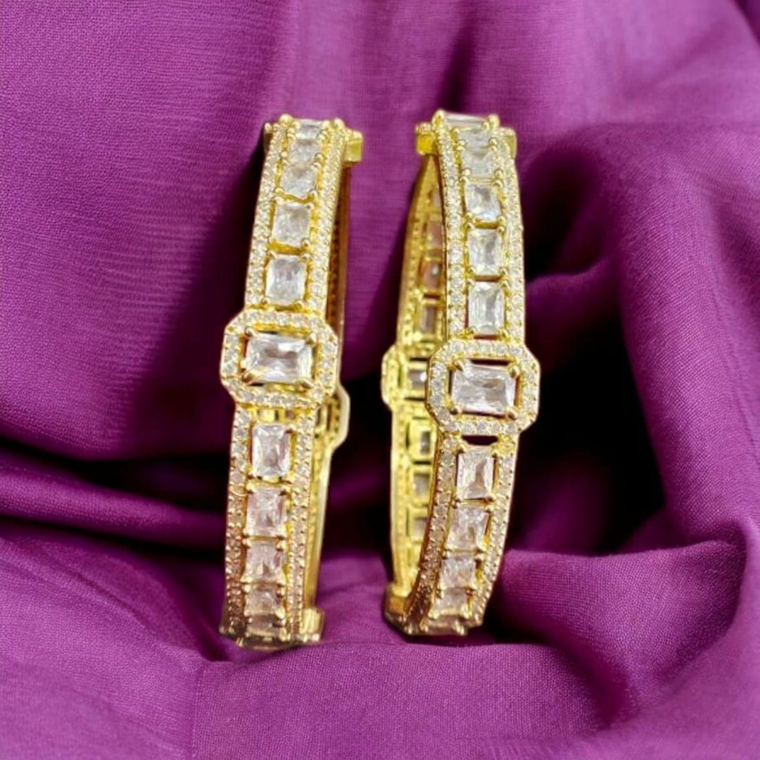 ICONIC BANGLE 