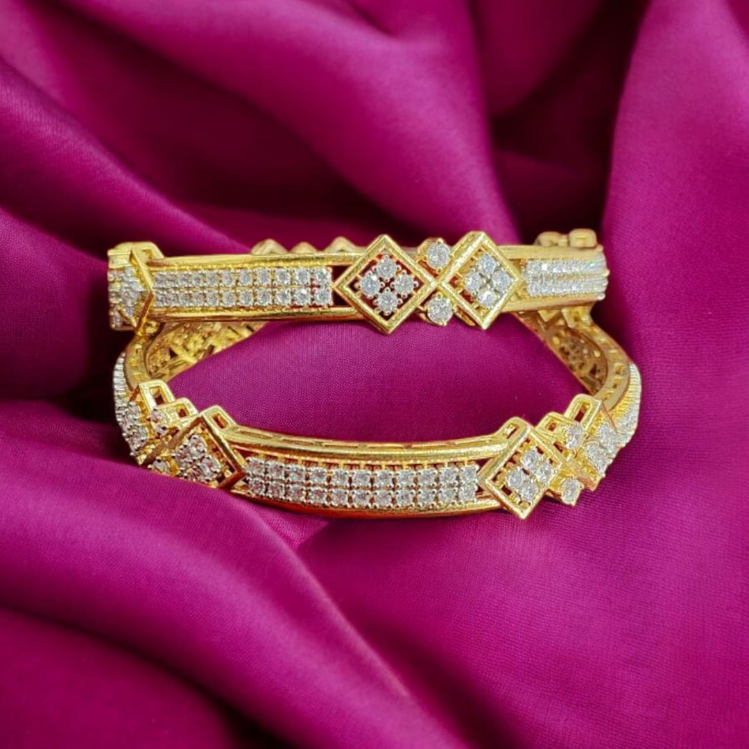 ICONIC BANGLE 